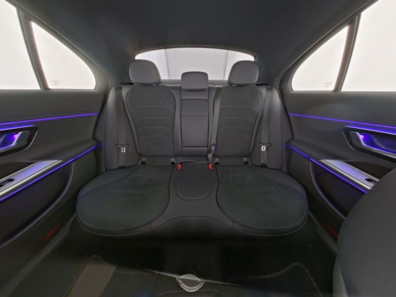 Mercedes-Benz E-Klasse – Bild 9