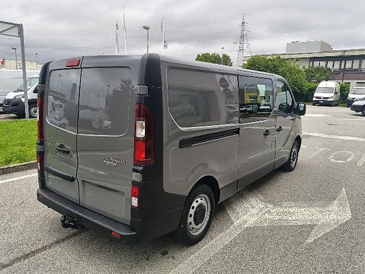 Vehicle image 6 / 12
