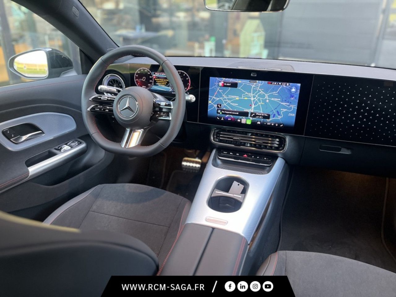 Photo du v&eacute;hicule 3 / 18