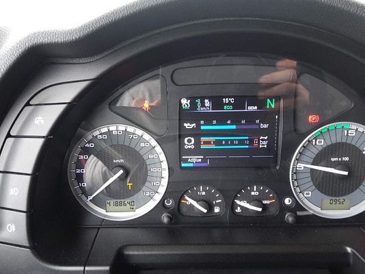 Vehicle image 5 / 6
