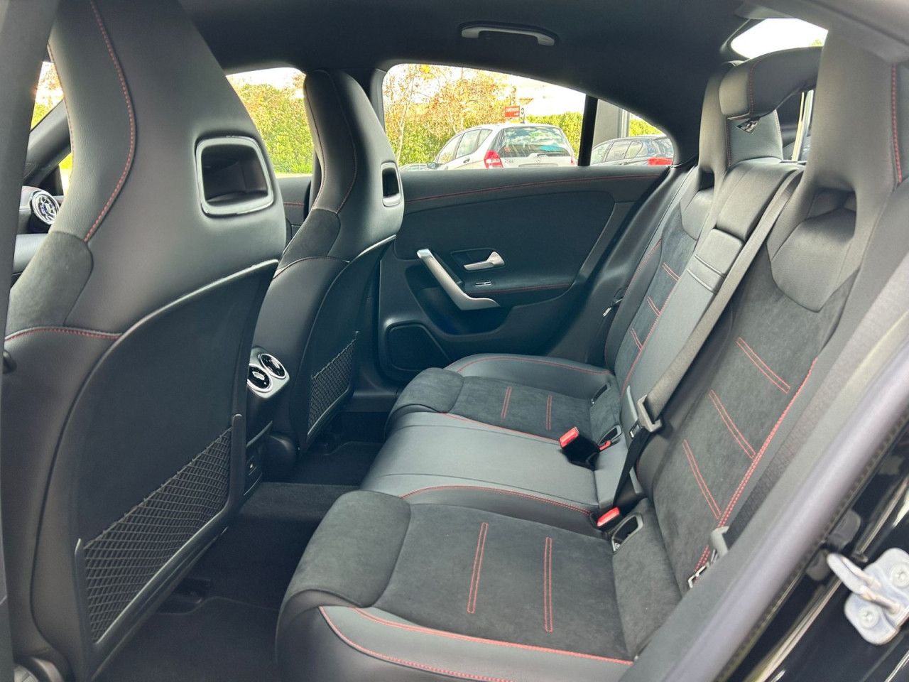 Imagem do ve&iacute;culo 1 / 12