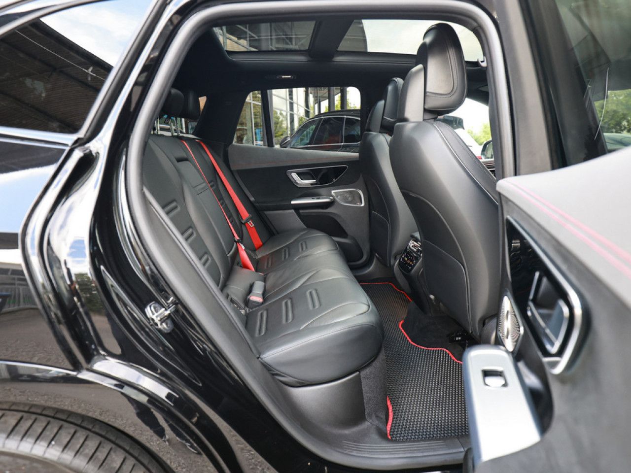 Mercedes-Benz EQE SUV – Bild 6