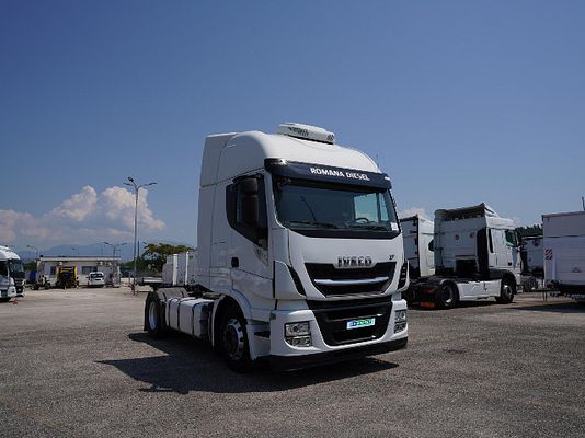Vehicle image 1 / 15