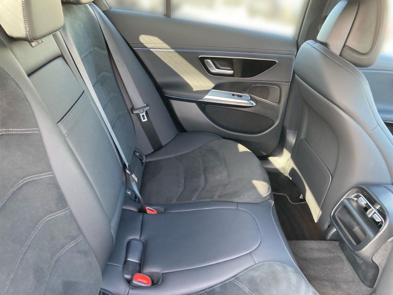 Mercedes-Benz E-Klasse – Bild 11