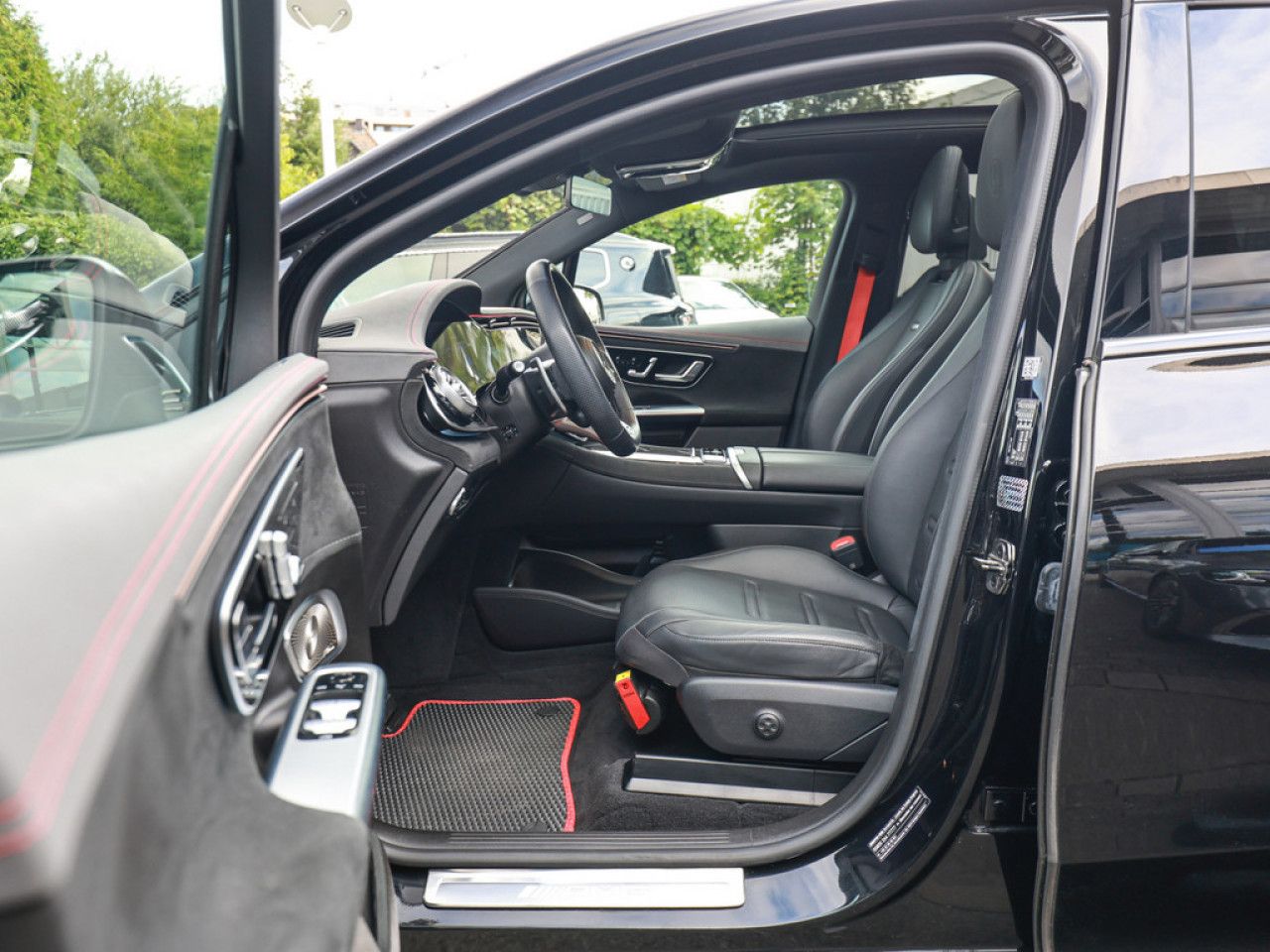 Mercedes-Benz EQE SUV – Bild 12