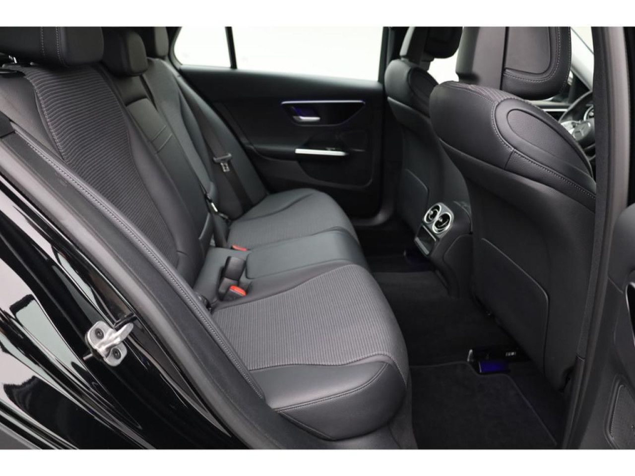Mercedes-Benz C-Klasse – Bild 18
