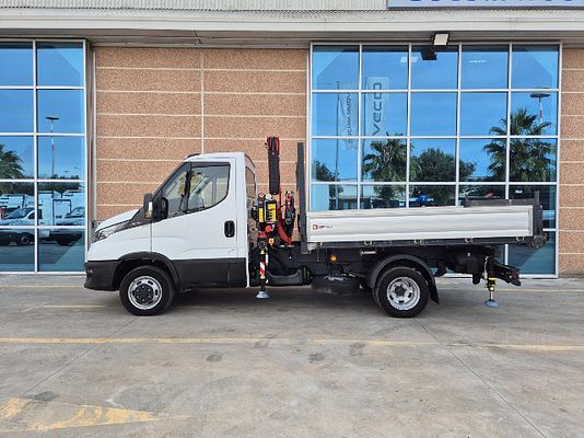 Vehicle image 2 / 7