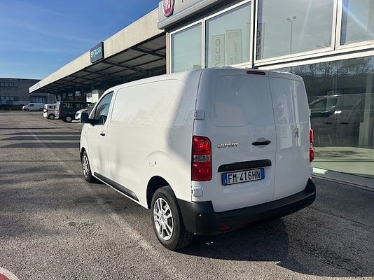 Vehicle image 5 / 15
