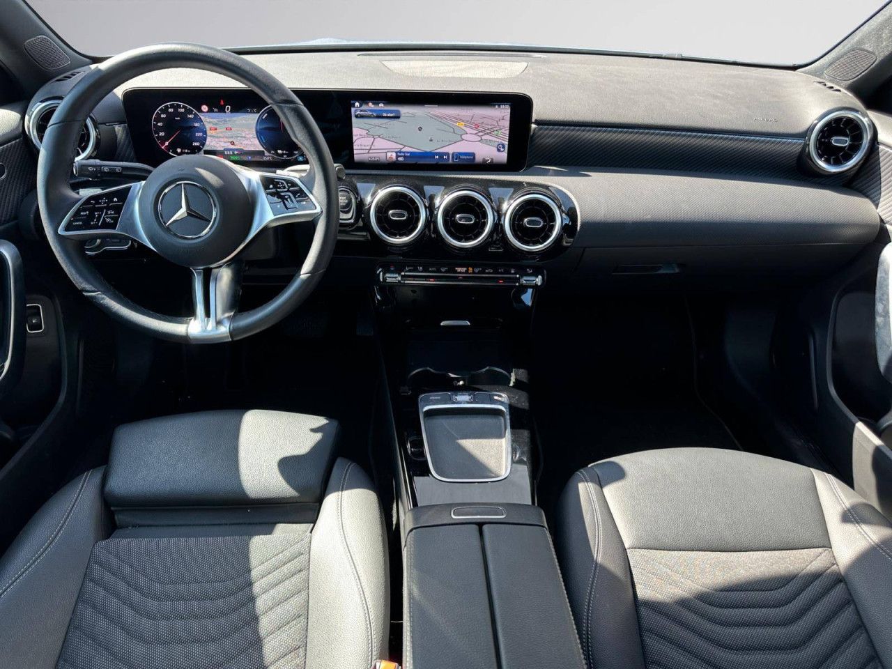 Photo du v&eacute;hicule 13 / 18