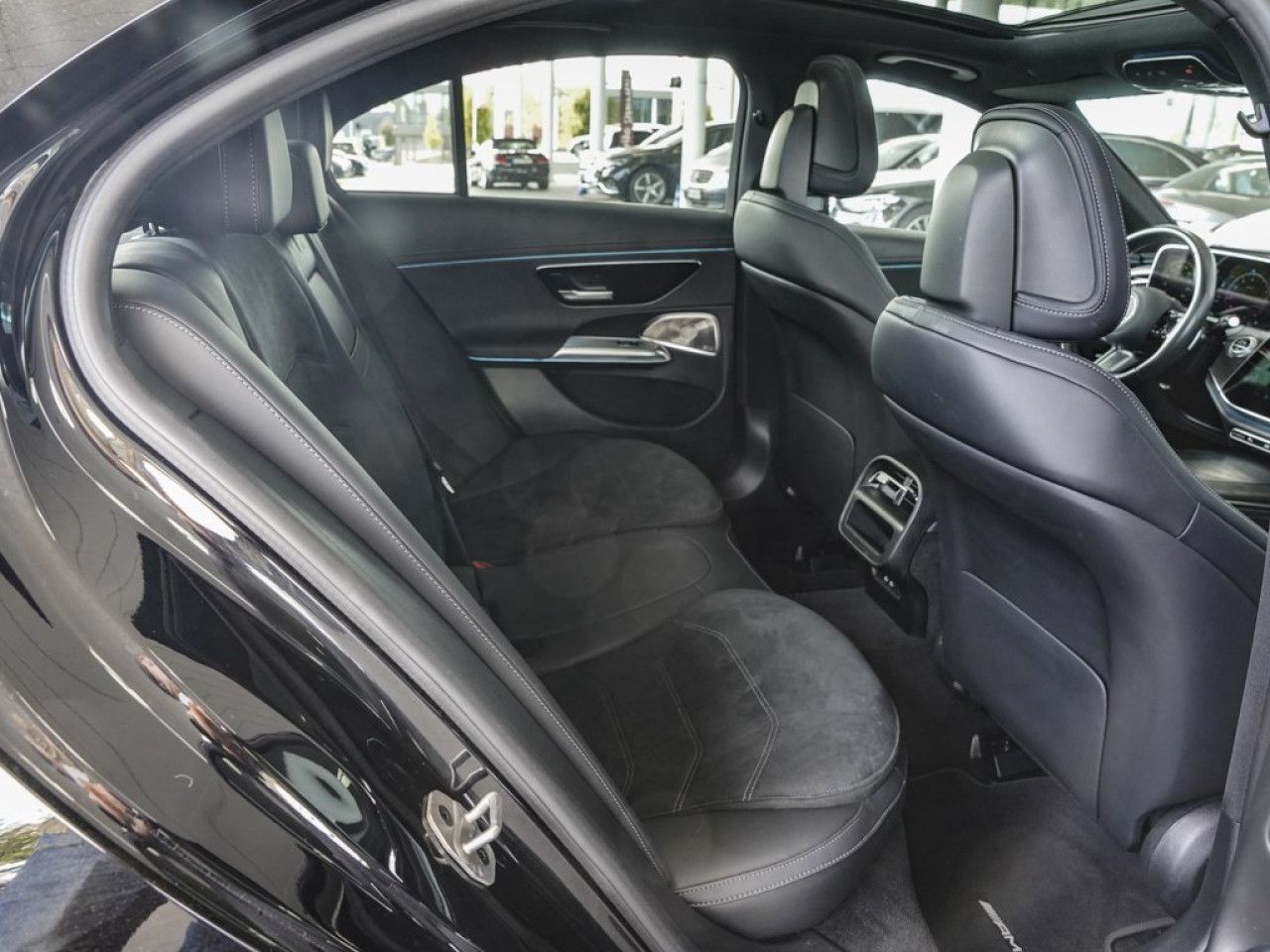 Mercedes-Benz E-Klasse – Bild 13