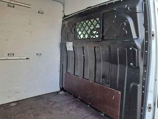 Vehicle image 6 / 15