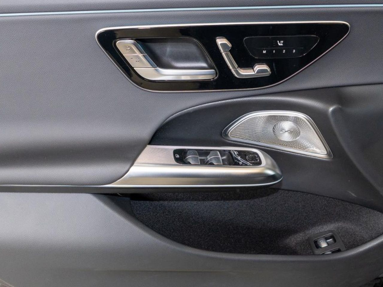 Mercedes-Benz E-Klasse – Bild 9