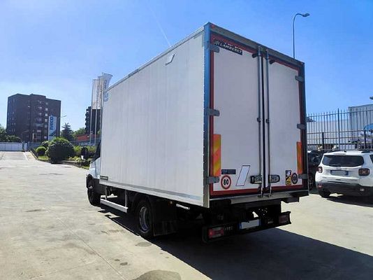 Vehicle image 4 / 13