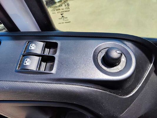 Vehicle image 9 / 10