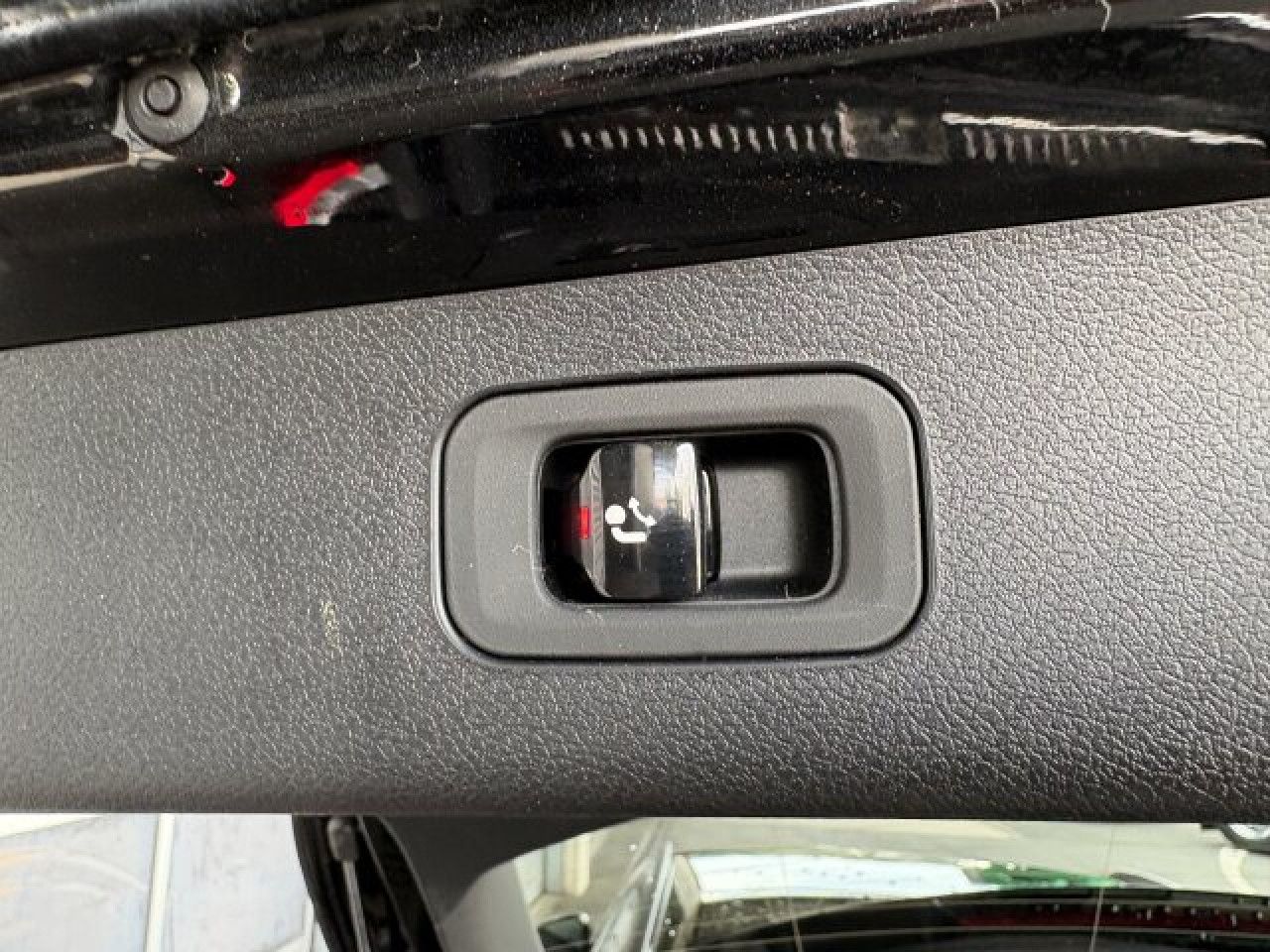 Mercedes-Benz E-Klasse – Bild 10