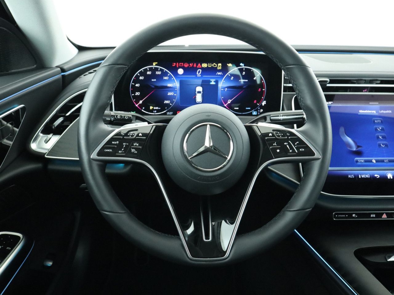 Mercedes-Benz E-Klasse – Bild 11