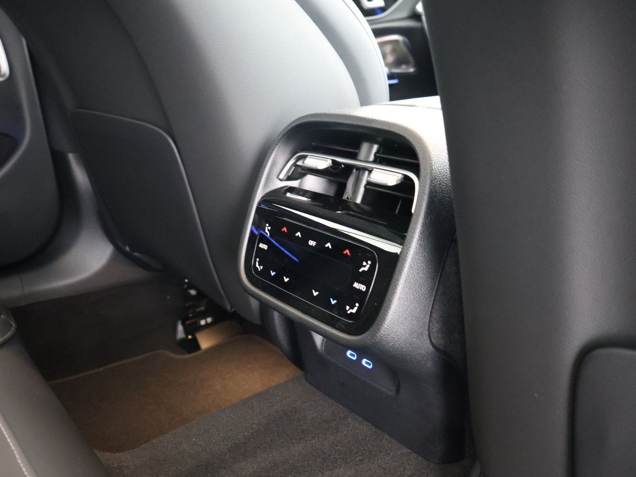 Mercedes-Benz E-Klasse – Bild 19