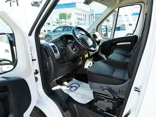 Vehicle image 6 / 15