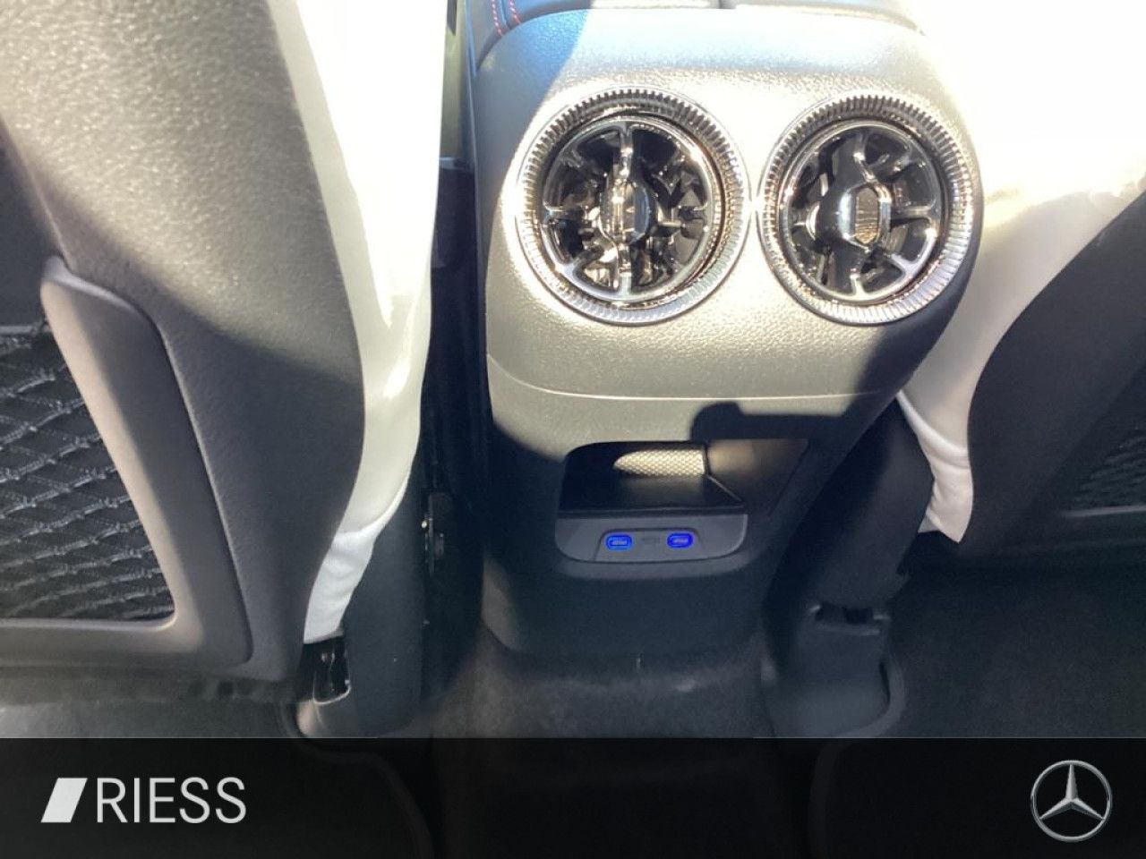 Mercedes-Benz GLB – Bild 12