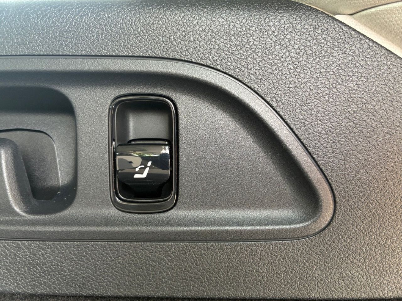 Mercedes-Benz E-Klasse – Bild 25