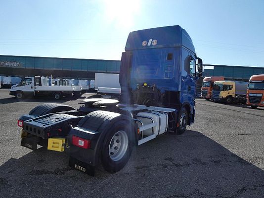 Vehicle image 8 / 15