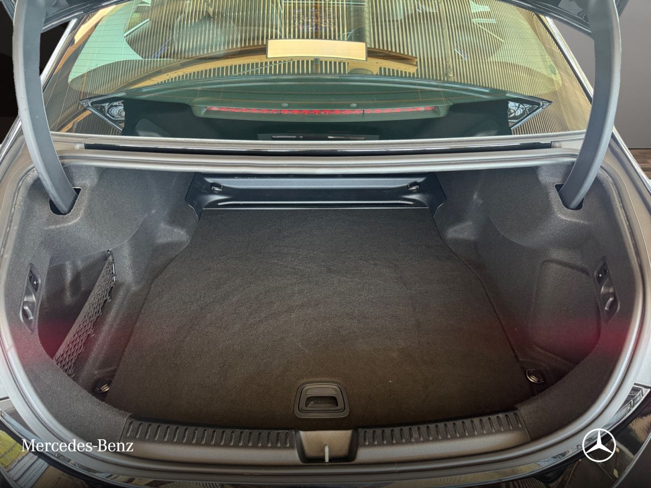 Mercedes-Benz E-Klasse – Bild 15