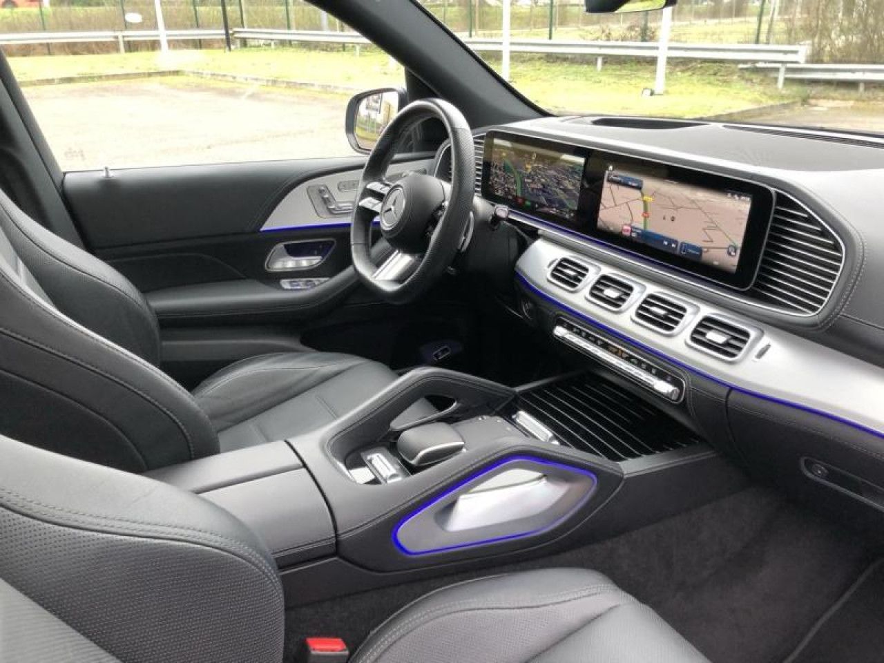 Photo du v&eacute;hicule 3 / 18