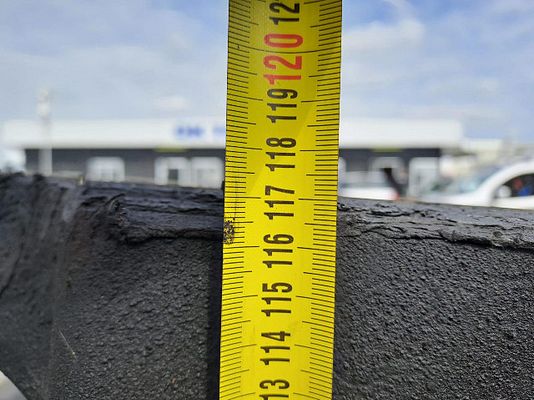 Vehicle image 17 / 19