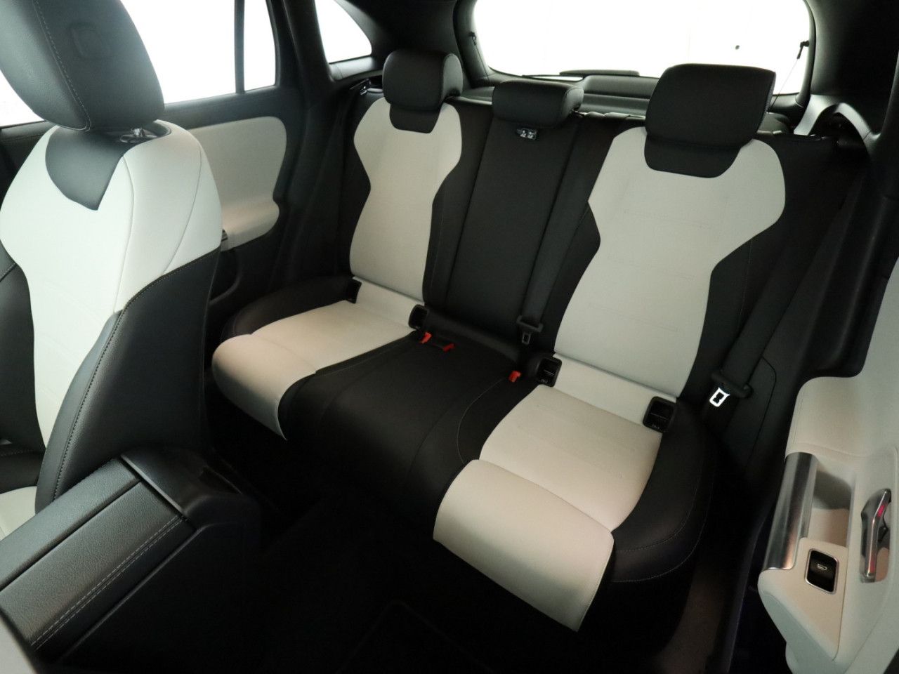 Fahrzeugbild 18 / 26