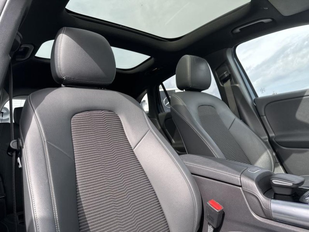 Photo du v&eacute;hicule 11 / 18