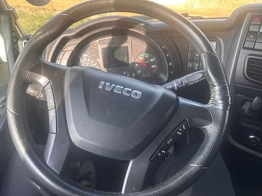 Vehicle image 14 / 20