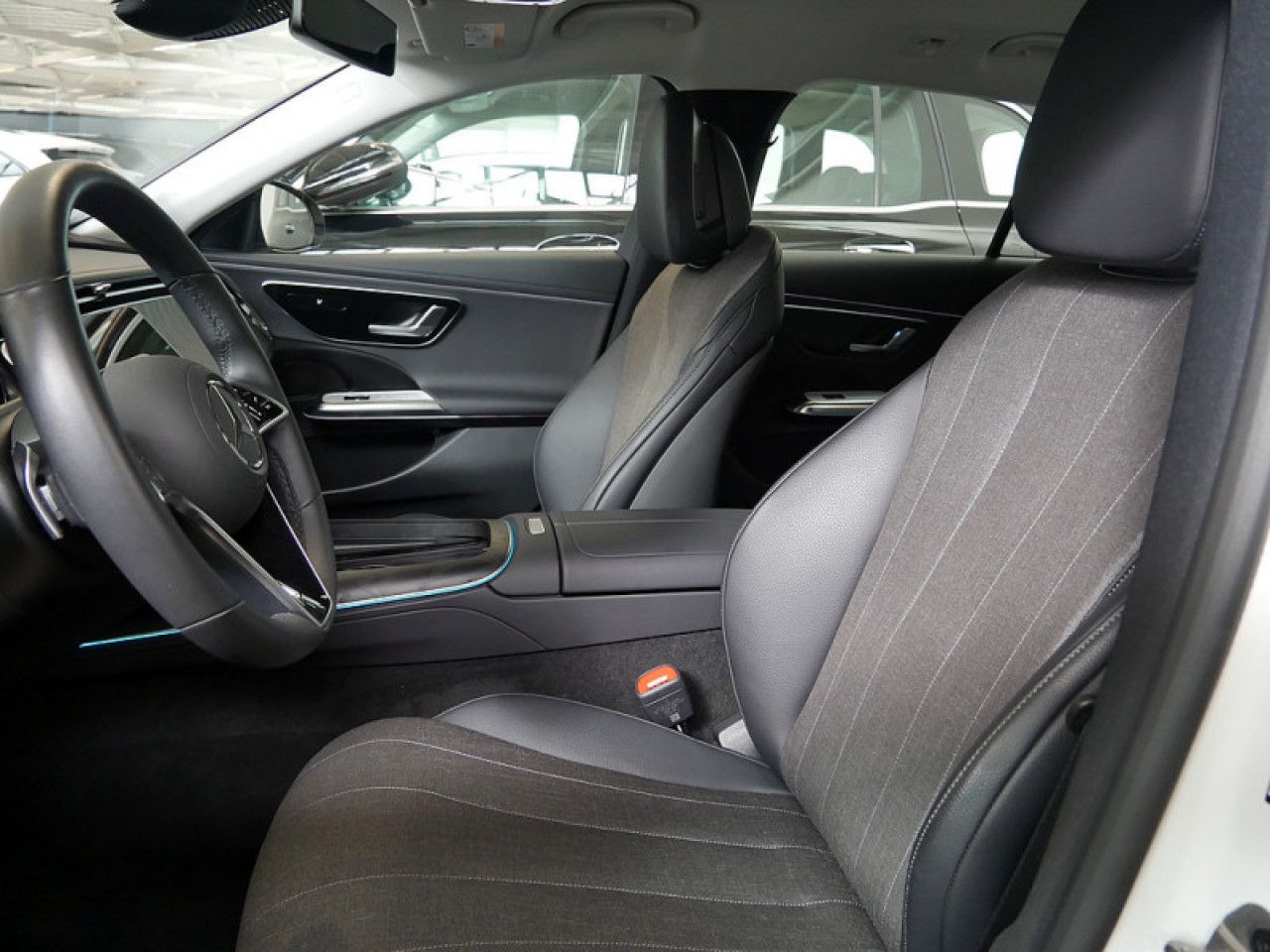 Mercedes-Benz E-Klasse – Bild 15
