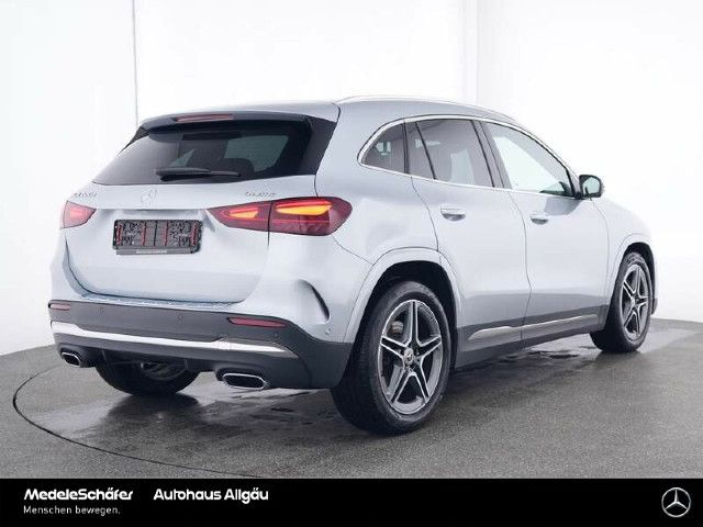 Mercedes-Benz GLA 220