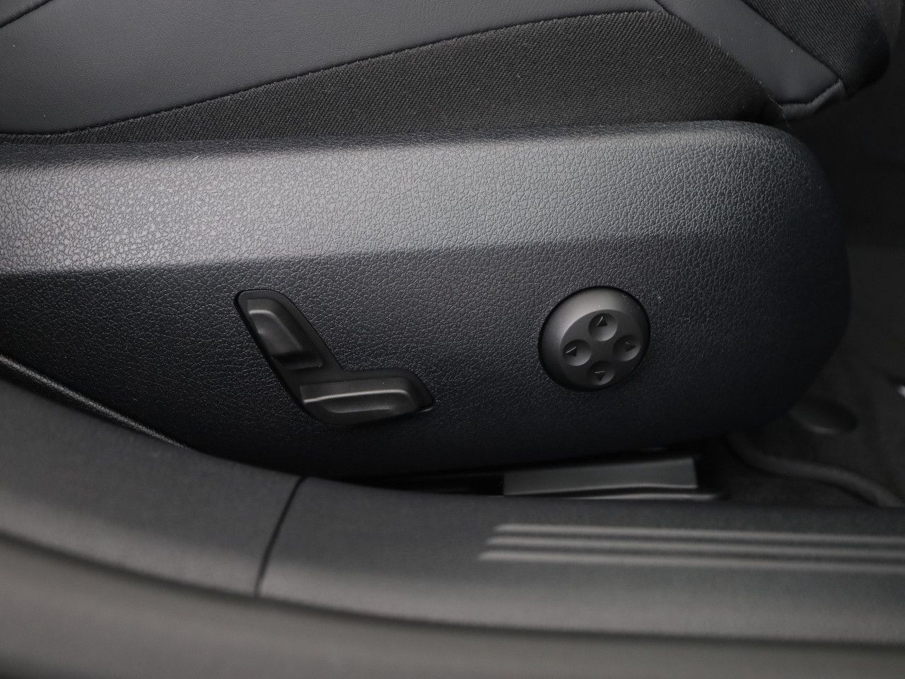Mercedes-Benz E-Klasse – Bild 19