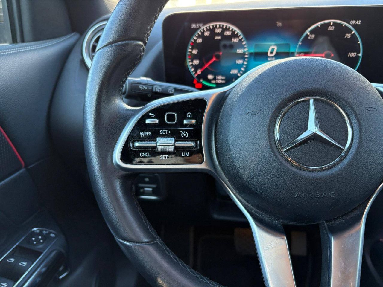 Photo du v&eacute;hicule 15 / 18