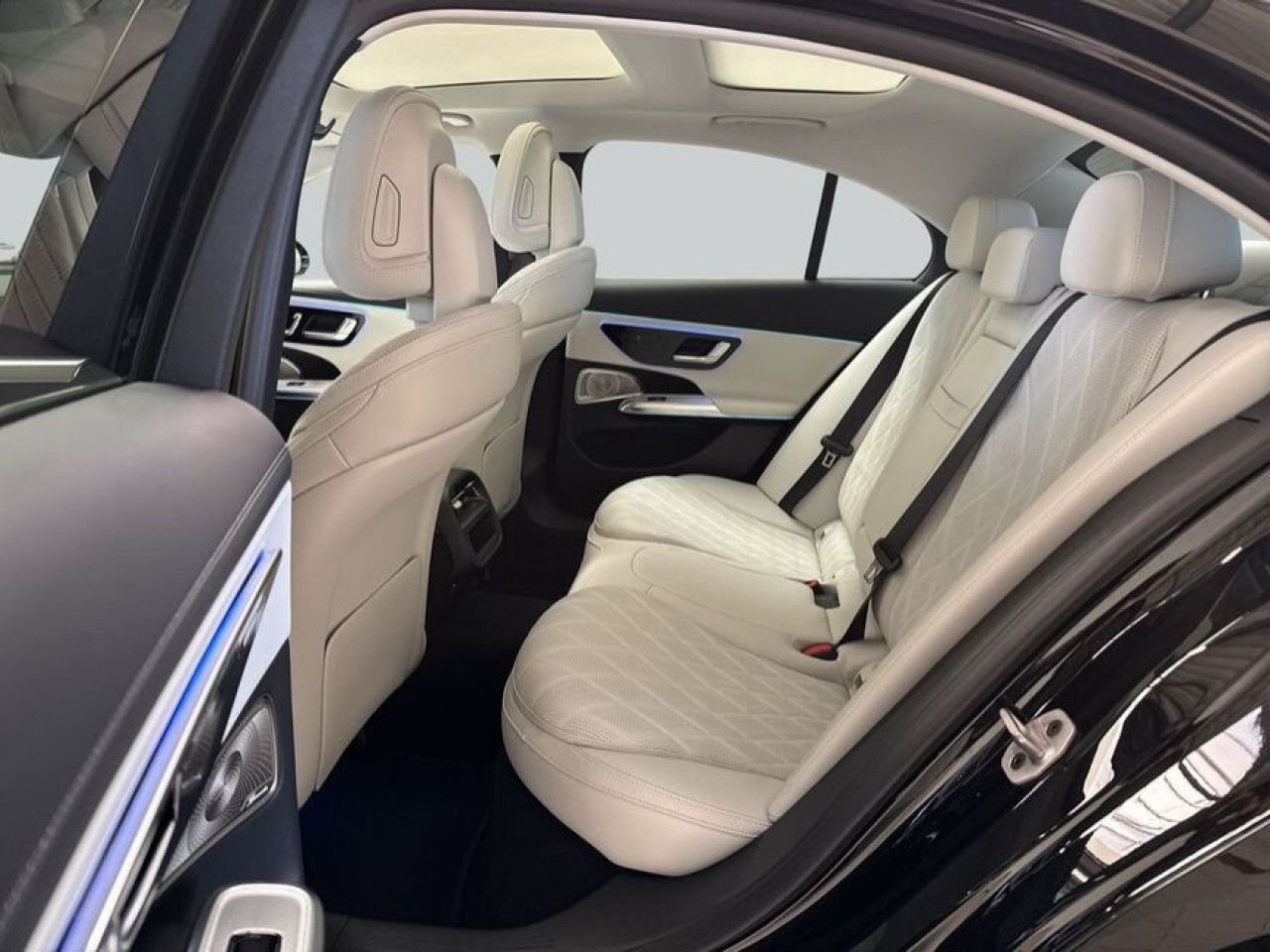 Mercedes-Benz E-Klasse – Bild 12