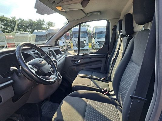Vehicle image 11 / 13