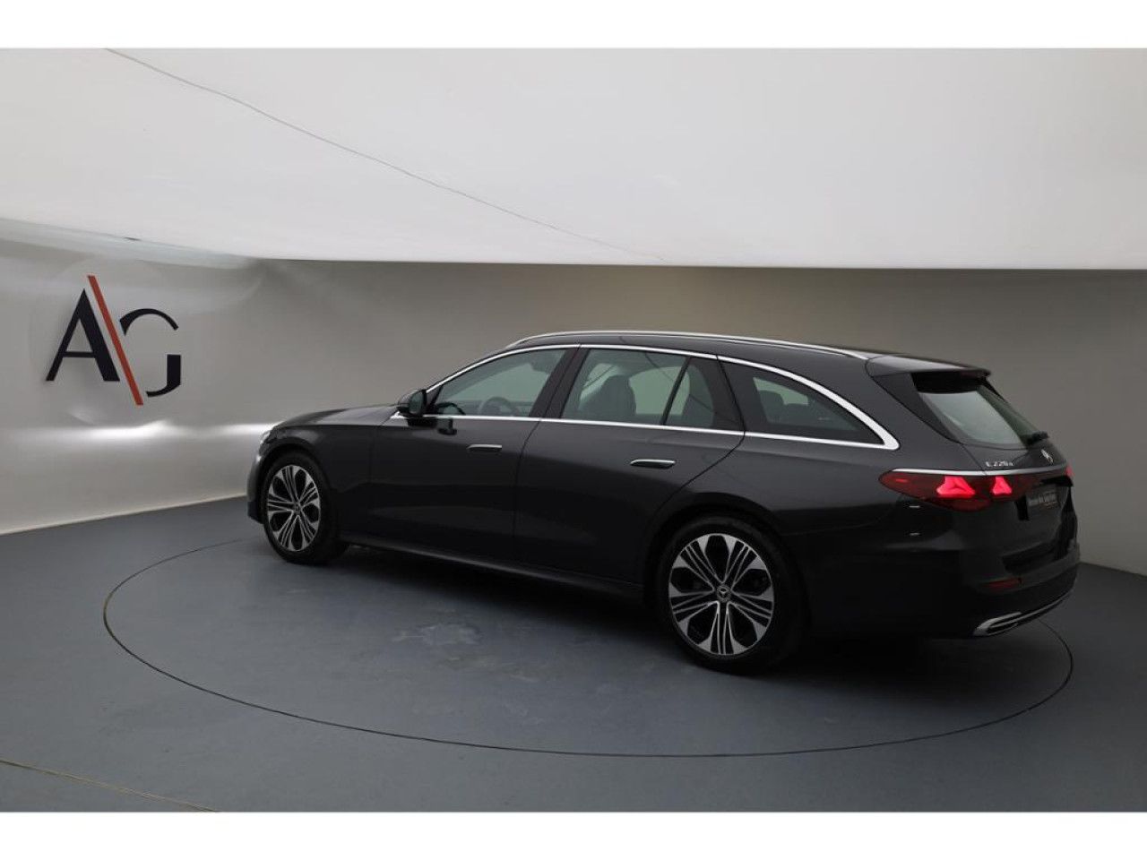 Mercedes-Benz E-Klasse – Bild 3