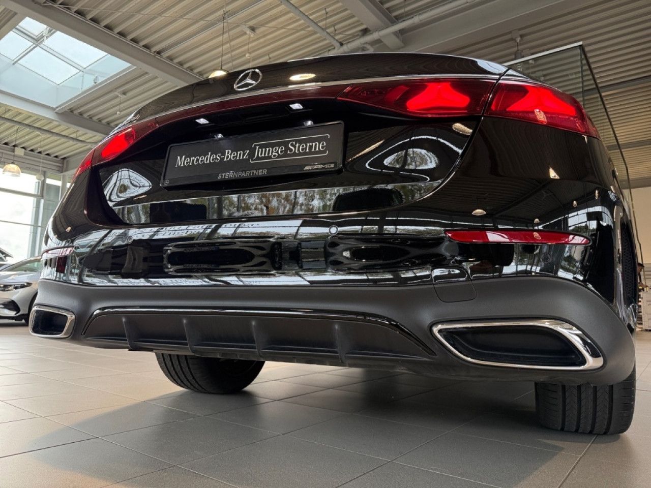 Mercedes-Benz E-Klasse – Bild 12