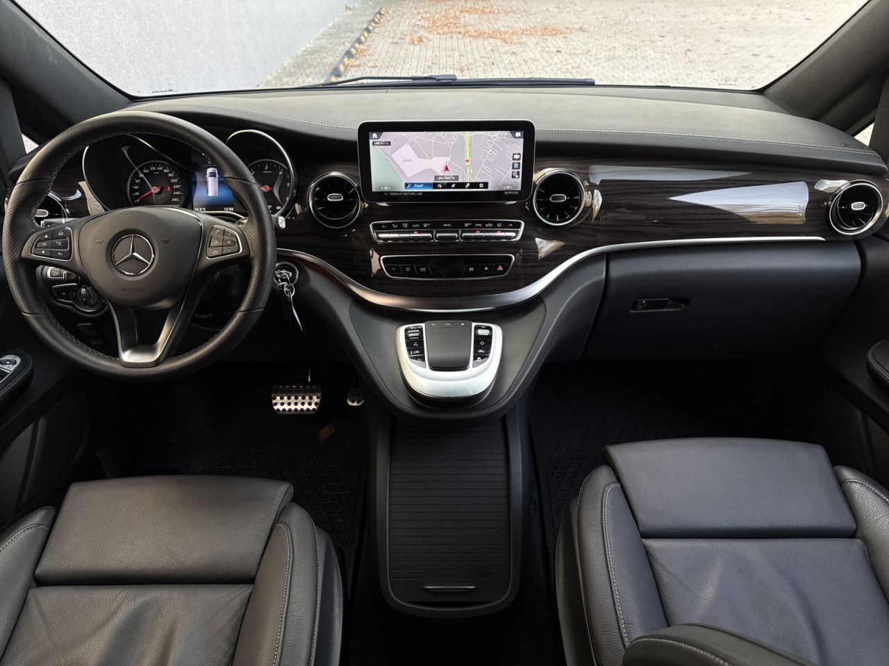 Zdjęcie pojazdu 12 / 24