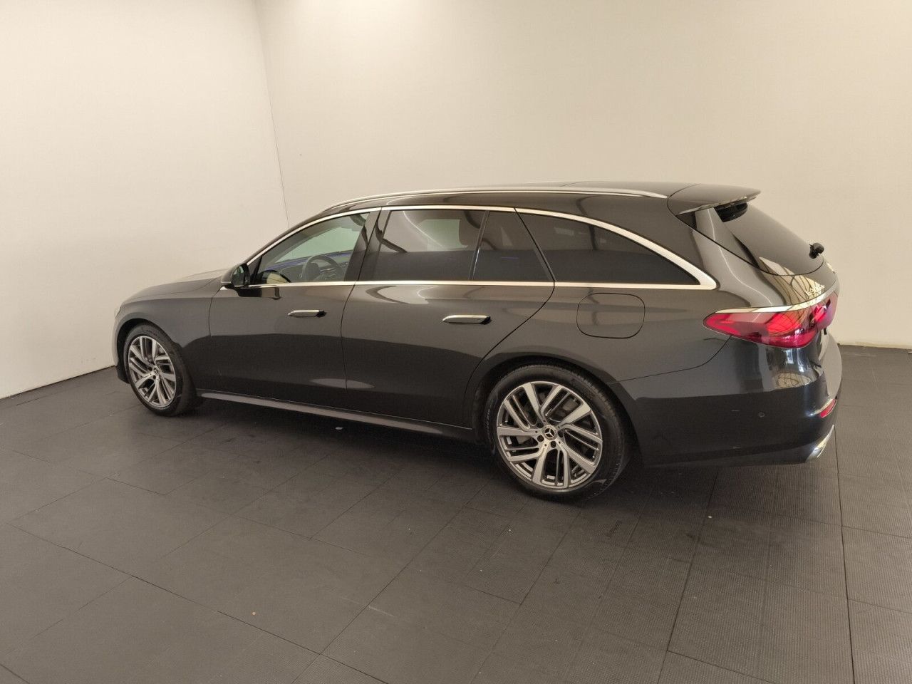 Mercedes-Benz E-Klasse – Bild 9