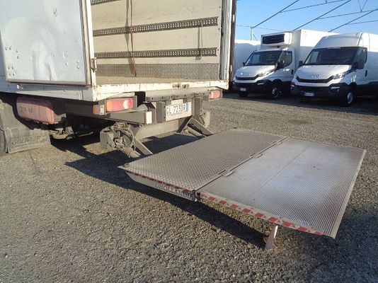 Vehicle image 10 / 18