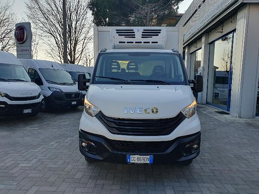 Vehicle image 6 / 10