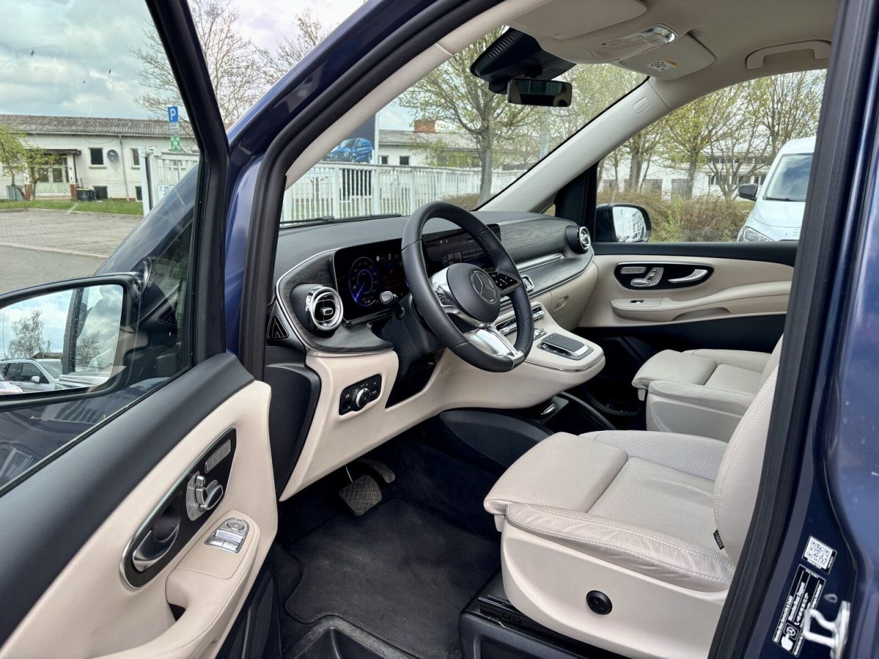 Mercedes-Benz EQV – Bild 12