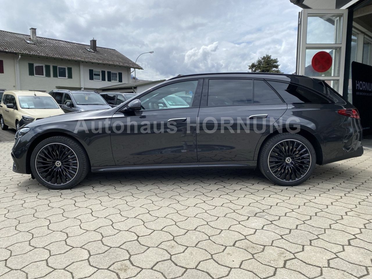 Mercedes-Benz E-Klasse – Bild 9
