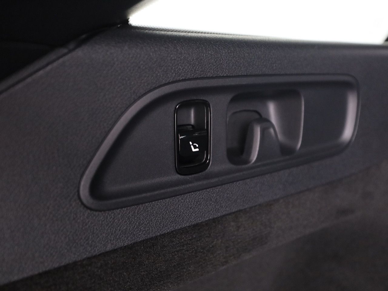 Mercedes-Benz E-Klasse – Bild 25