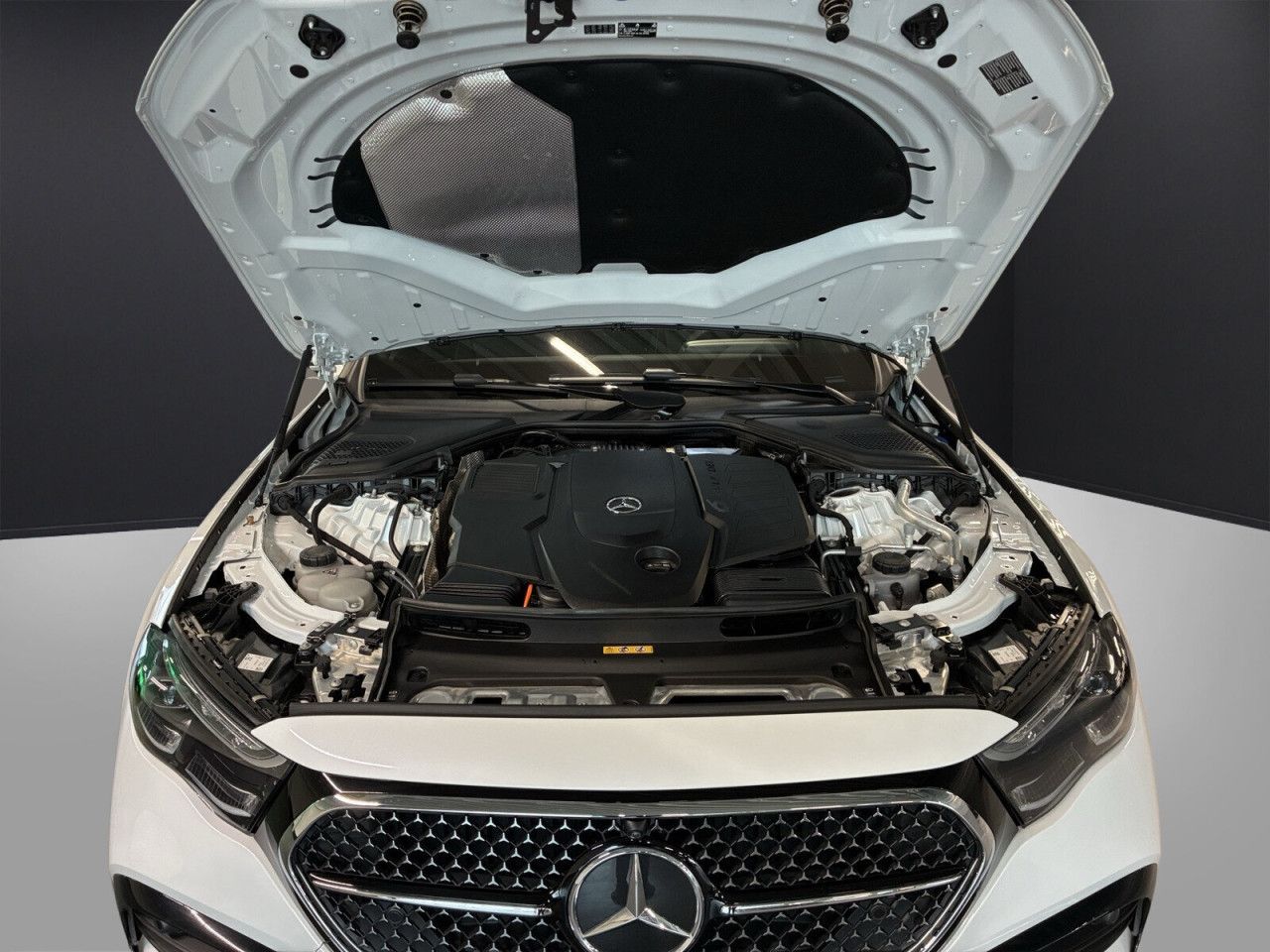Mercedes-Benz E-Klasse – Bild 13