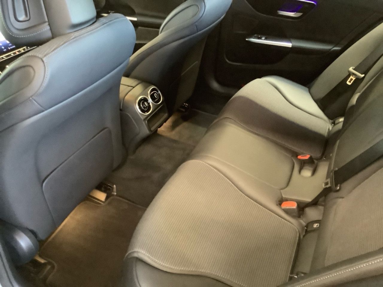 Mercedes-Benz C-Klasse – Bild 23