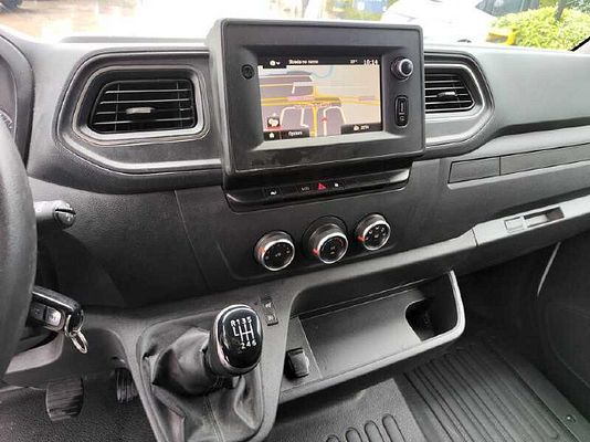 Vehicle image 7 / 11