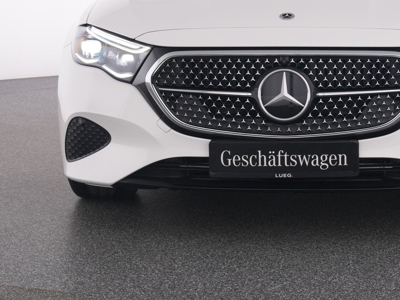 Mercedes-Benz E-Klasse – Bild 16